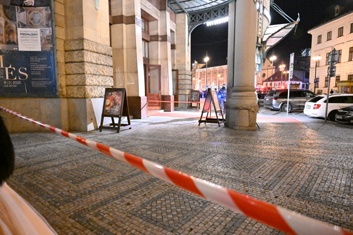 Policie zasahuje v Obecním domě, kde se konal Český ples.
