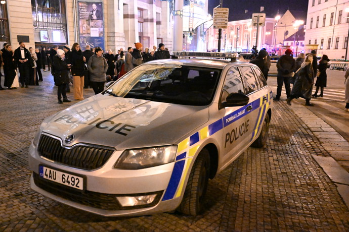 Policie zasahuje v Obecním domě, kde se konal Český ples.