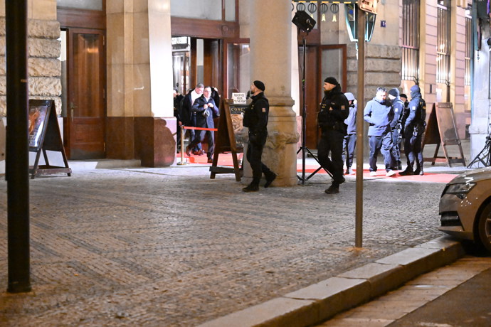 Policie zasahuje v Obecním domě, kde se konal Český ples.