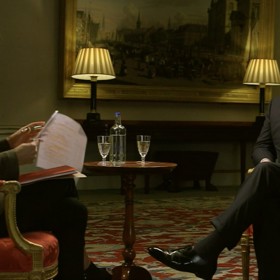 Před více než pěti lety prožíval Andrew možná nejhorší chvíle svého života, když se ze svých činů veřejně zpovídal v rozhovoru pro BBC. Všechna nařčení popřel, ale jeho slovům a výmluvám věřil jen málokdo. Například se nechal slyšet, že se při tanci se sedmnáctiletou Virginií Giuffre, svou sexuální obětí, nemohl potit, protože to u něj není fyzicky možné.