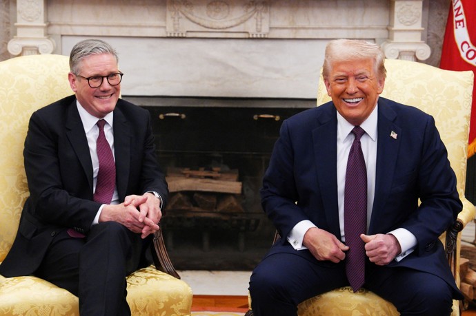 Premiér Velké Británie Keir Starmer na schůzce s Donaldem Trumpem v Bílém domě. 