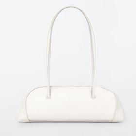 Bílá kabelka s delšími uchy k nošení na rameni, COS, 2 100 Kč