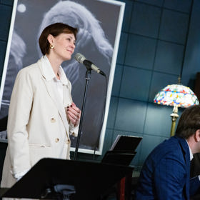 Klára Pollertová Trojanová se nyní aktuálně věnuje také zpěvu. 