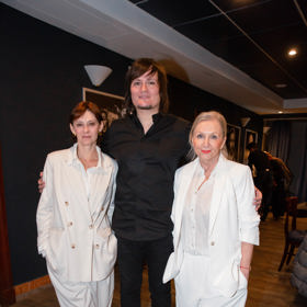 Klára Trojanová, Bára Basiková a Martin Růža, který si zazpívá společně s nimi.