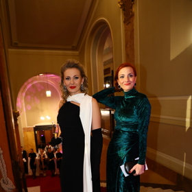 Práce na kompletu prý zabrala Maurerové jen dvě hodiny.