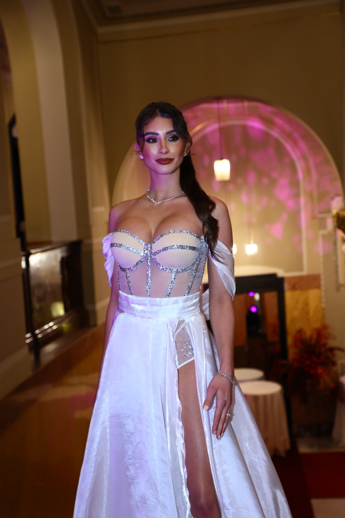 Daniela Zálešáková je nádherná žena.