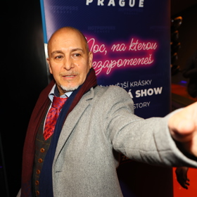 Německý herec Erdoğan Atalay v Praze.