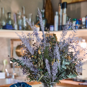 Květiny k Chantal Poullain neodmyslitelně patří.