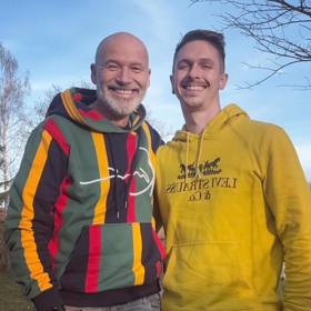 Po boku svého partnera Jakuba je Honza Musil spokojený už dvanáct let.