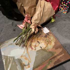 Každého také zaujal portrét Jiřiny Bohdalové vytvořený diamantovým malováním.