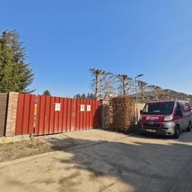 Stavební práce na Babišově vile v Průhonicích pokračují.