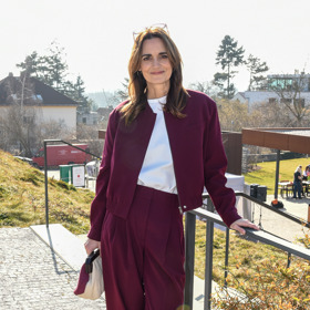 Moderátorka Daniela Brzobohatá má vytříbený módní vkus. To dokázala i svým nedávným elegantním outfitem se sportovním nádechem