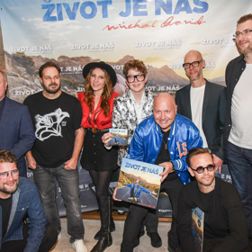 Vnuk si nenechal ujít křest nového alba Michala Davida Život je náš.