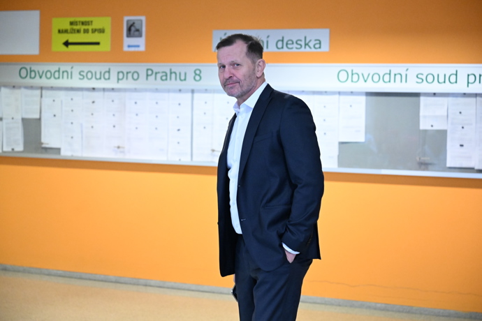 Fotografům se nevyhýbal.