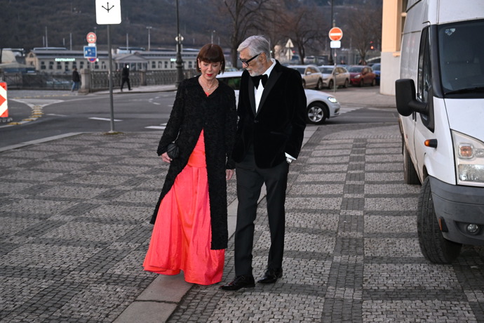 Jiří Bartoška dorazil v doprovodu své krásné manželky Andrey. 