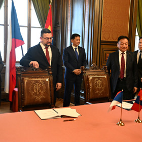 Na místě se návštěvníci zapsali do knihy.