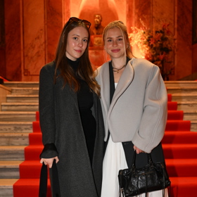 Mariana Prachařová dorazila na premiéru s kamarádkou.