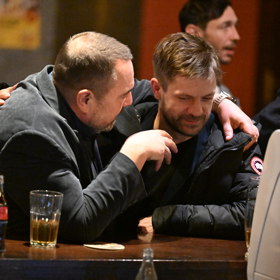 Jiří Mádl na baru.