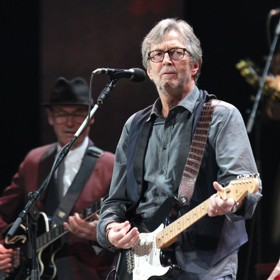 Život zpěváka Erika Claptona poznamenala tragédie. Před 34 lety vypadl nešťastnou náhodou z okna v 53. patře jeho čtyřletý syn Conor.