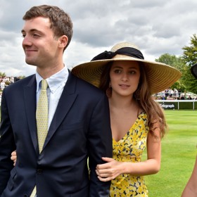 V roce 2015 se Lily Sastry objevila na dostizích po boku tehdejšího přítele, který nápadně připomínal jejího otce...