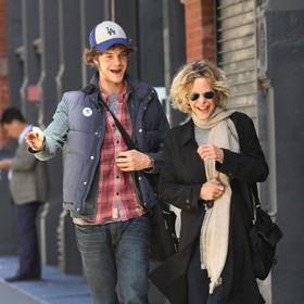 Mají nejen stejně neposedné vlasy, ale také rozverný úsměv.