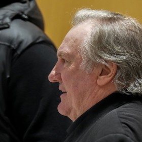 Gérard Depardieu u soudu.