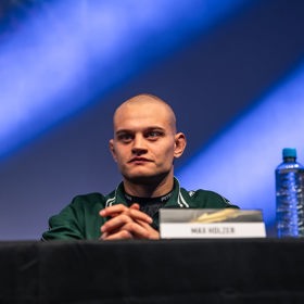 Max Holzer nechápal, že to Nele Roušal dovolil. 