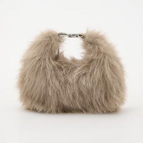 Kabelka z umělé kožešiny s řetízkovým uchem, Reserved, 599 Kč