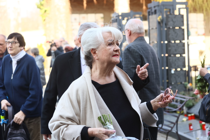 Carmen Mayerová na pohřbu Josefa Zímy.