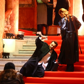 Pád Kryštofa Krhovjáka na schodech.