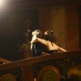 Gábina Heclová se pak s kamarádkou objímala.