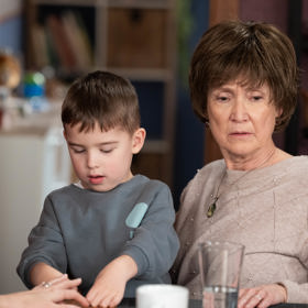 Věrka má už dlouho pifku na Bětku a teď jí svitne naděje, že by se o ní mohla dozvědět víc.