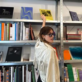 Bunda z imitace semiše s třásněmi, Bershka, 1299 Kč