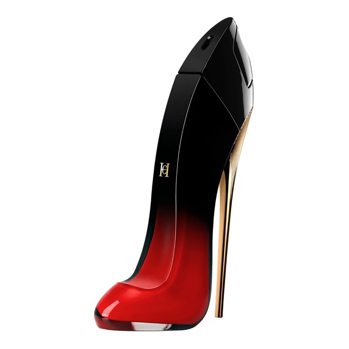 Parfémovaná voda Very Good Girl Elixir z nabídky značky Carolina Herrera je intenzivnější a smyslnější interpretací ikonické Very Good Girl. Vysoce koncentrovaný elixír otevírá svou vonnou symfonii explozí šťavnaté černé třešně a hořké mandle, které postupně přecházejí do srdce z opulentní tuberózy a růžové vody. Smyslný základ tvoří vanilka ve spojení s bohatými tóny jemného kakaa, které dodávají vůni hloubku a hřejivost. Vůni koupíte od 2490 Kč.