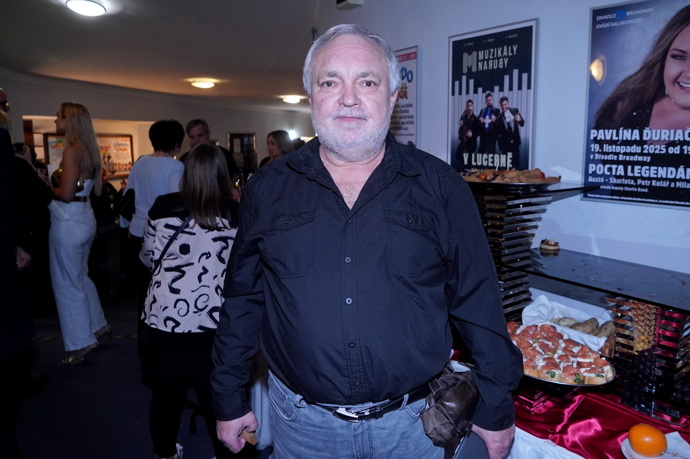 Václav Svoboda a řada dalších kolegů Obermaierovou podle jejích slov ignoruje kvůli jejím politickým názorům.