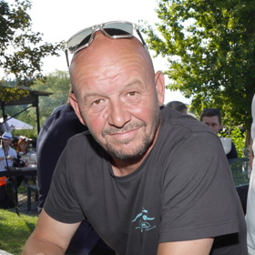 Příčina úmrtí není zřejmá.