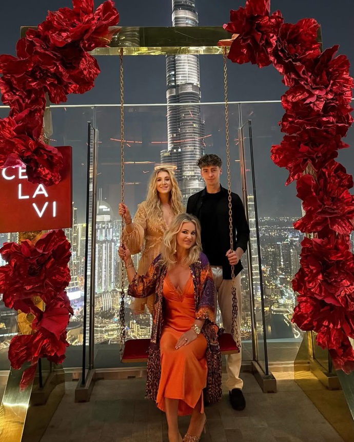 Monika Babišová je s dětmi v Dubaji.