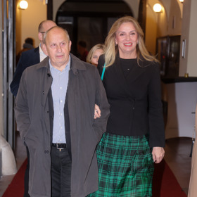 Zatímco ona měří 183 cm, moderátor "pouhých" 172.