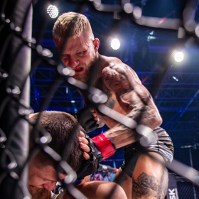 Radek Roušal demoluje Karola Kutyłu.