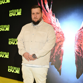 Kapela ATMO music spolupracovala s  Jakubem Děkanem.