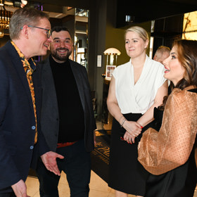 Aleš Cibulka, Tomáš Magnusek a Eva Decastelo na tiskovce TV Barrandov.