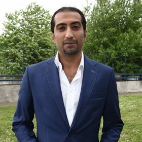 Díky svému exotickému vzhledu byl Ali Amiri výraznou postavou SuperStar.