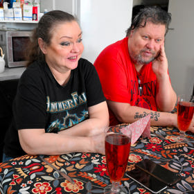 Dominika Gottová a Timo Tolkki nás pozvali ke stolu.