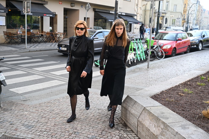 Herečka Jitka Schneiderová dorazila s dcerou Sofií Annou.