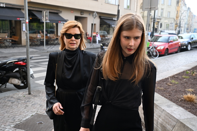 Herečka Jitka Schneiderová dorazila s dcerou Sofií Annou.