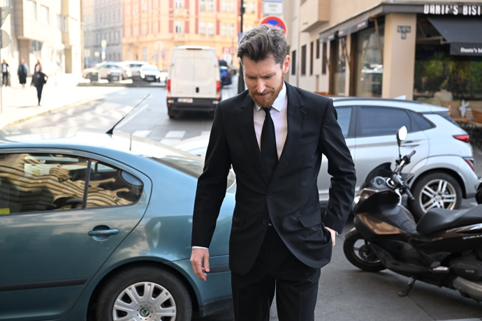 David Švehlík jde na poslední rozloučení svého tatínka Aloise Švehlíka.