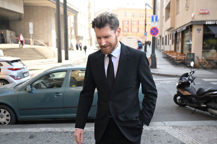 David Švehlík jde na poslední rozloučení svého tatínka Aloise Švehlíka.