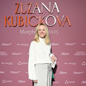 Herečka Petra Hřebíčková si nenechala ujít módní přehlídku Zuzany Kubíčkové.