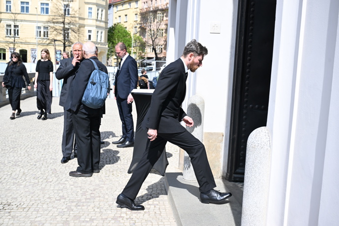 David Švehlík zamířil na zádušní mši za svého otce.
