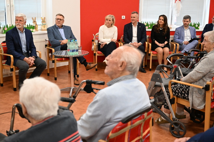 Pavlovi navštívili domov seniorů v Trutnově.